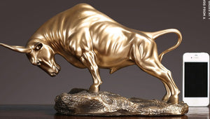 La sculpture en bronze du taureau - 3