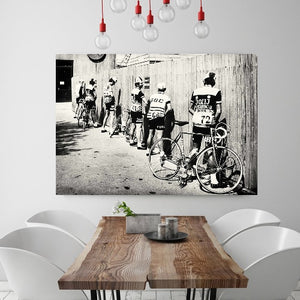 Affiche vintage l'arrêt pipi des coureurs cyclistes - 1