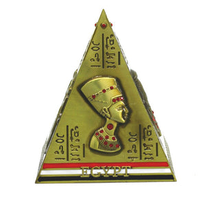Artisanat égyptien : pyramide en bronze