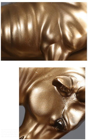 La sculpture en bronze du taureau - 4