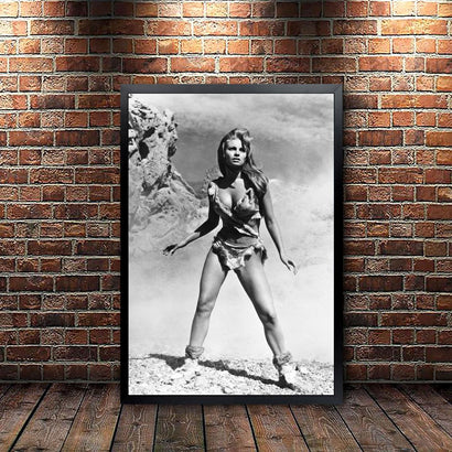Poster Raquel Welch film James Bond - M